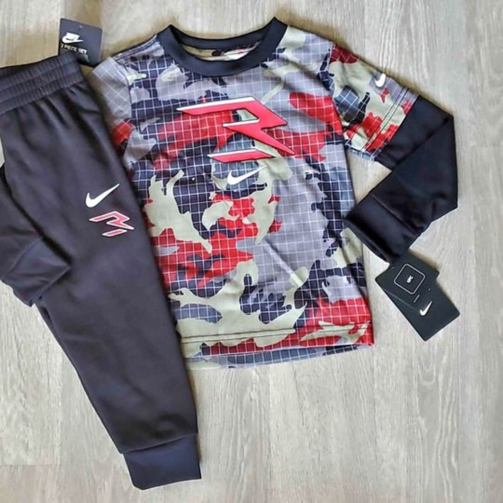 Boys Nike Jogger Set Size 3T NWT